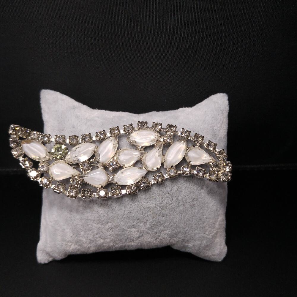 Vintage 1950s Rhinestone Paisley Brooch White Art Glass Pin